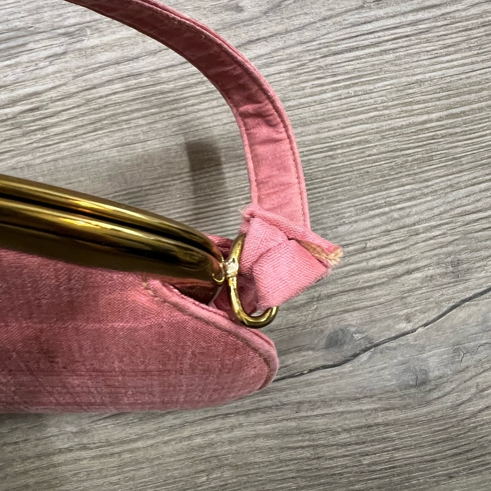 Chic Pink Clutch with Gold Frame and Textured Finish - Picture 5 of 8